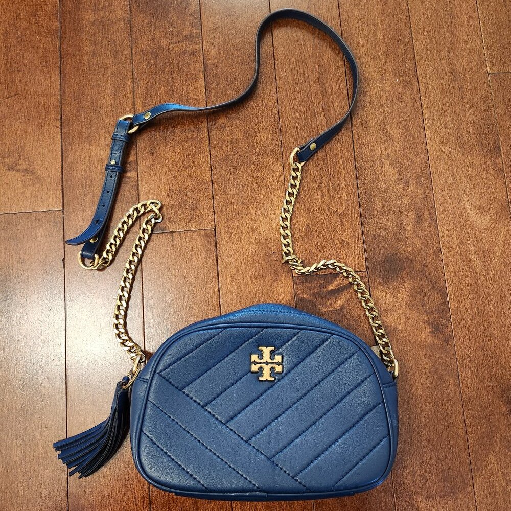 Tory Burch Kira Chevron Camera Bag in navy blue leather